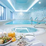 Luxury Old Town With & Gym By Renters Aparthotel