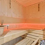 Hotel apartamentowy Luxury Old Town With & Gym By Renters 4*