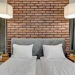 Luxury Old Town With & Gym By Renters
