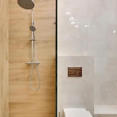 Comfortable With Access To The Gym Dom & House Apartment *