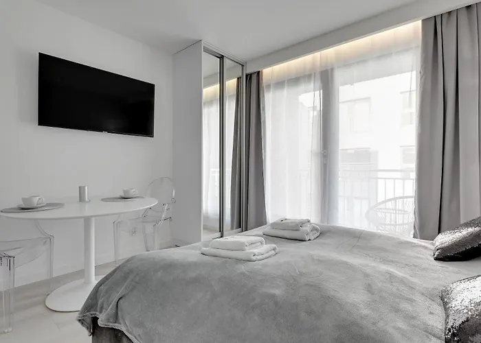 Comfortable With Access To The Gym Dom & House