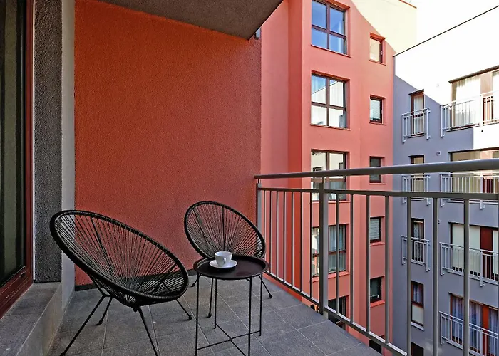 Comfortable With Access To The Gym Dom & House