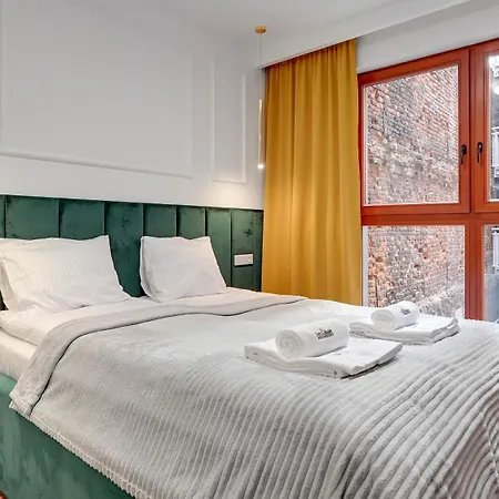 Aparthotel Luxury Old Town With & Gym By Renters 4*