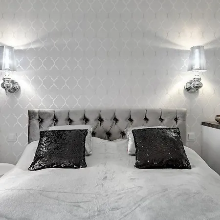 Luxury Old Town With & Gym By Renters Aparthotel